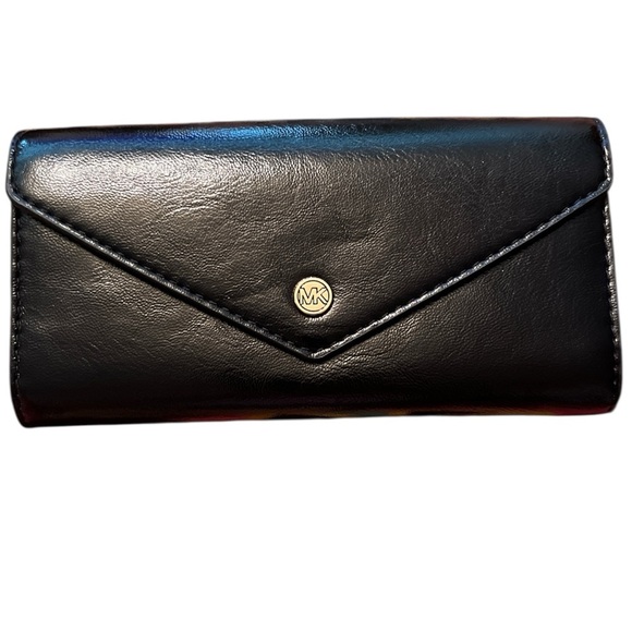 Michael Kors Jet Set Travel Wallet - Picture 1 of 3